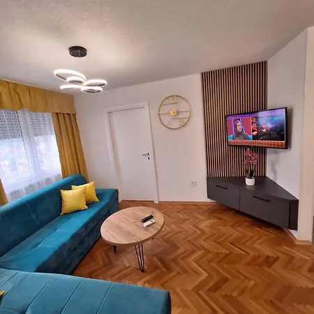 Urban Apartment *